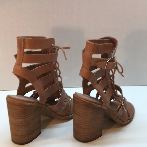 Steve Madden Strappy Sandals “Like New” Size 10 - Picture 5 of 8